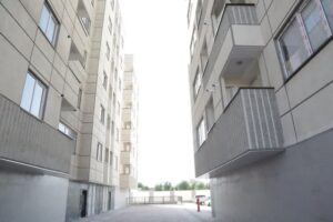تمام خانواده‌ های جانباختگان طبس خانه‌ های خود را تحویل گرفتند
