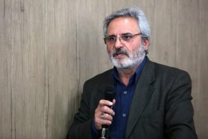 له شدن کارگران و بازنشستگان زیر بارِ گرانی دارو