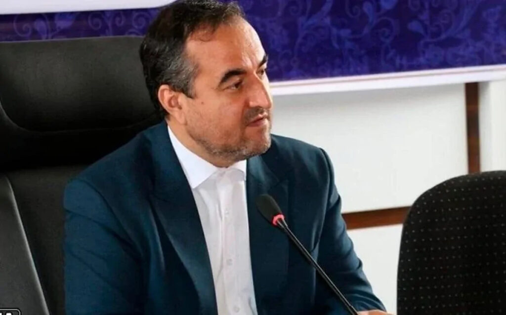 فرماندار اراک: جامعه کارگری به دلیل بی‌اثر بودن تصمیمات ناامید شده‌اند/ تدوین یک بسته اصلاحی جامع برای قانون کار ضروری است