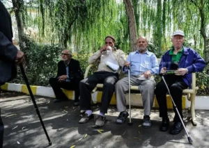 چرا تامین اجتماعی راساً مسئولیت درمان بازنشستگان را برعهده نمی‌گیرد؟!