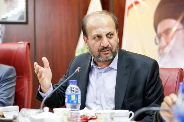 رئیس فراکسیون کارگری مجلس: ترمیم دستمزد کارگران را به استیضاح وزیر کار گره نزنید